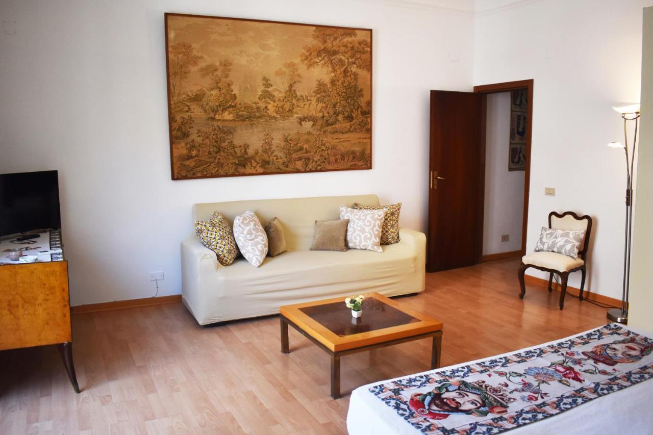Appartement Nel Centro Storico Di - Via Meli's House