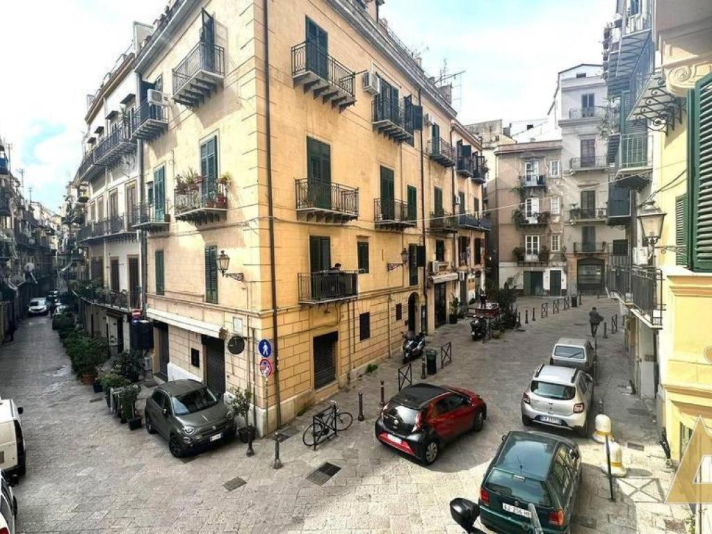 Apartment Nel Centro Storico Di - Via Meli's House Palermo